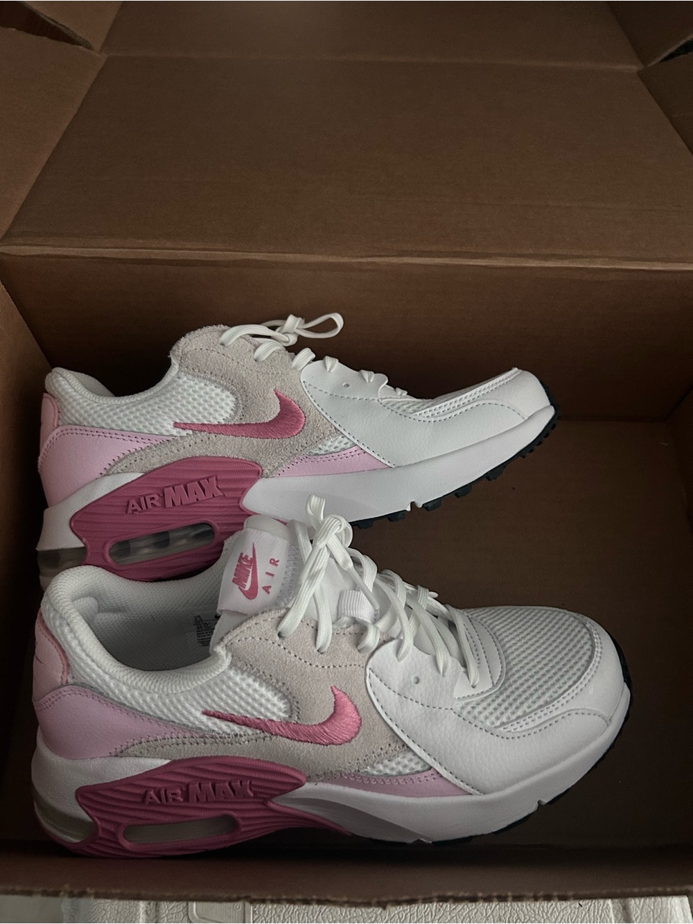 Nike Women's White and Pink Air Max essee 2026 Retro Runner - Picture 10 of 13